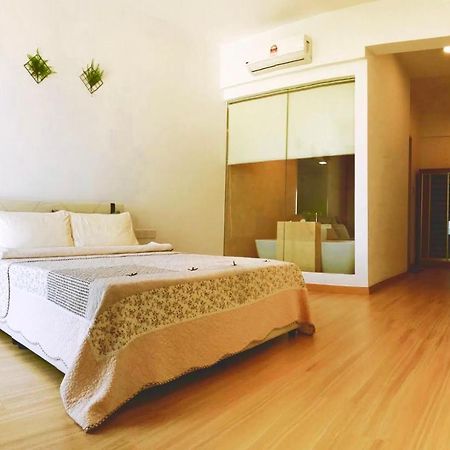Luxury Seaview Family Suite By Little Cabin George Town Exterior foto
